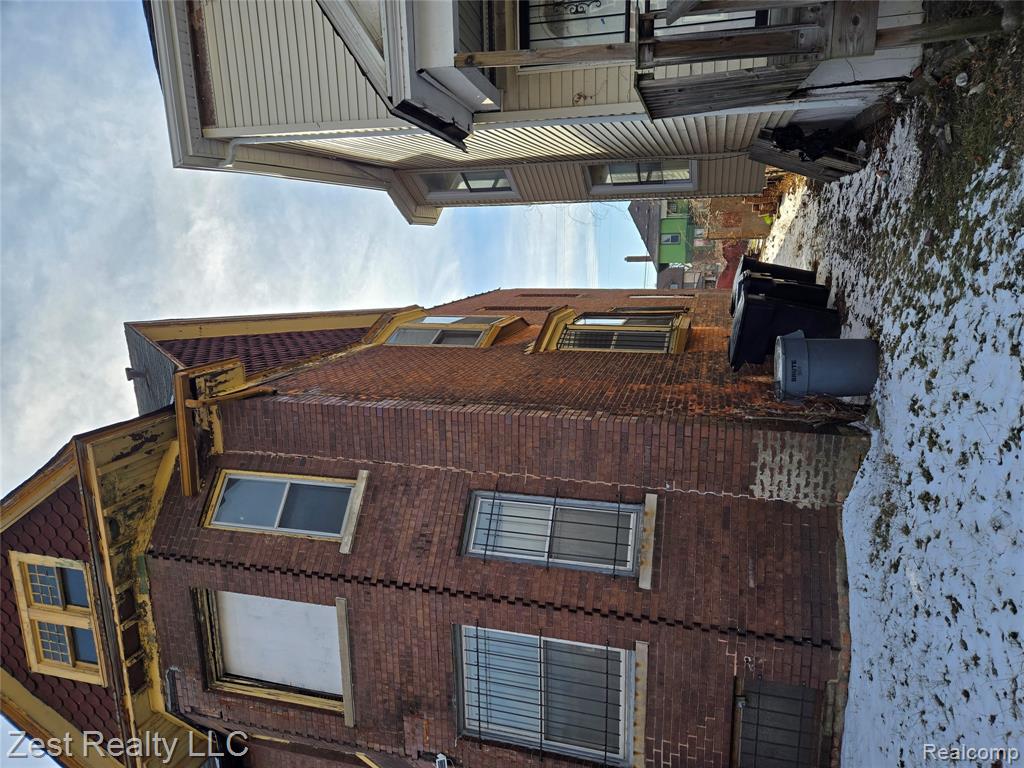 691 Clairmount Street, Detroit, MI 48202 — Photo 5
