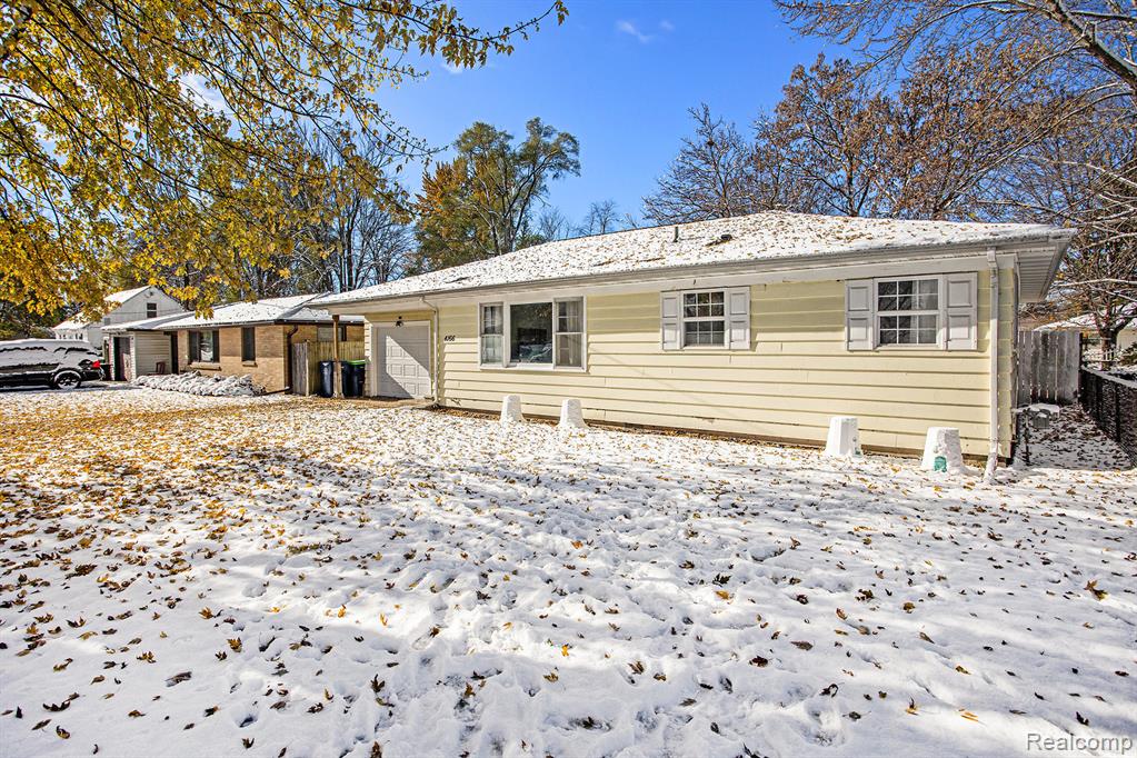 4166 Pineport Road, Bridgeport, MI 48722 — Photo 2