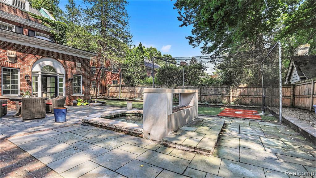 97 TOURAINE Road, Grosse Pointe Farms, MI 48236 — Photo 40