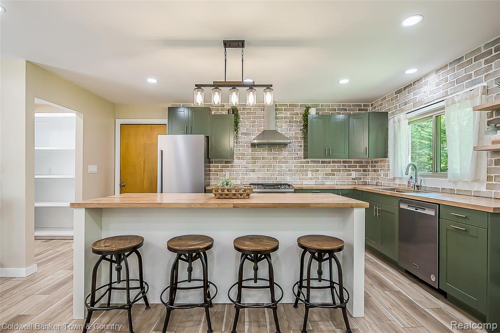 4225 N Tipsico Lake Road, Hartland, MI 48353 — Photo 14