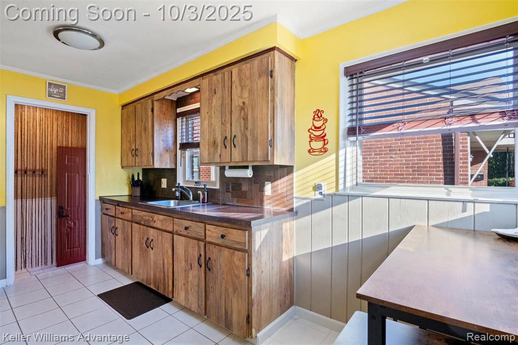 9567 Dixie, Redford, MI 48239 — Photo 11