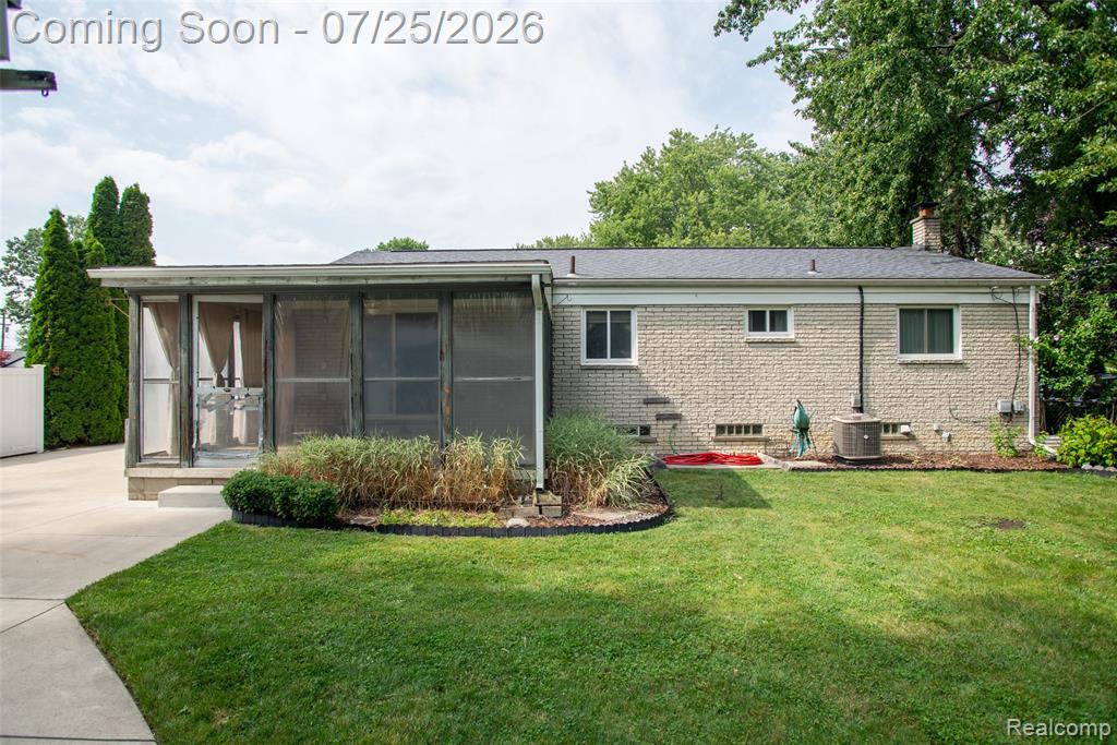 31045 John Hauk Street, Garden City, MI — Photo 20