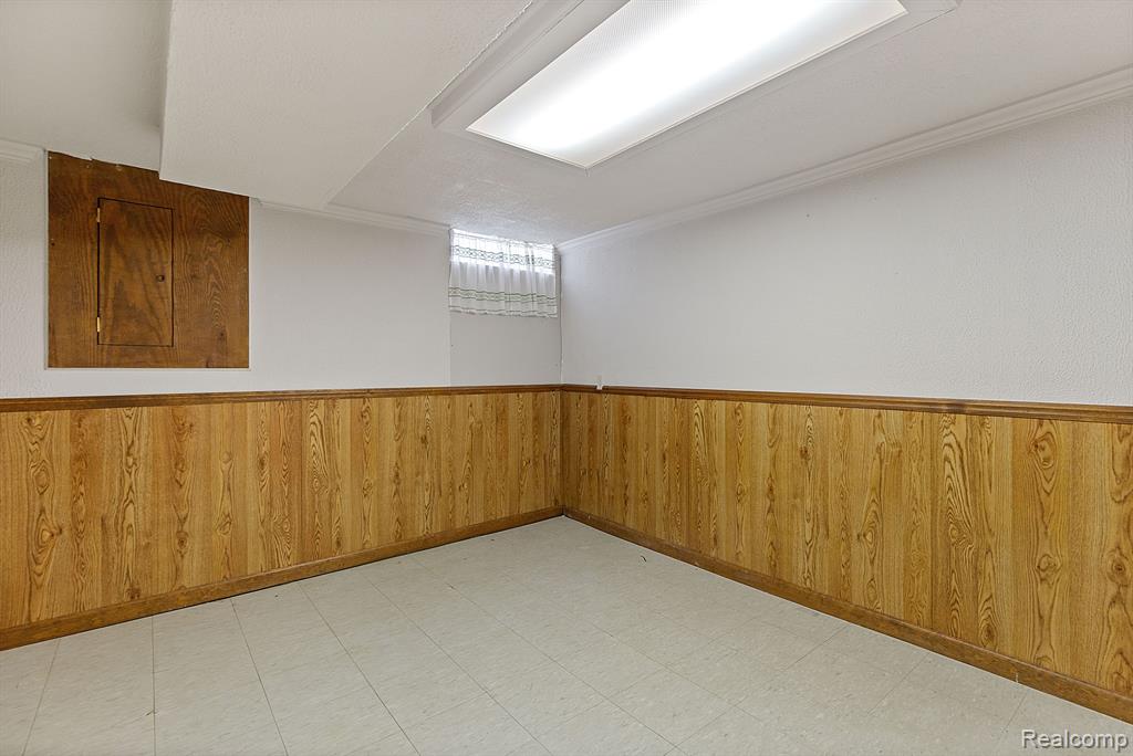40608 MELODY Court, Clinton Twp, MI 48038 — Photo 32