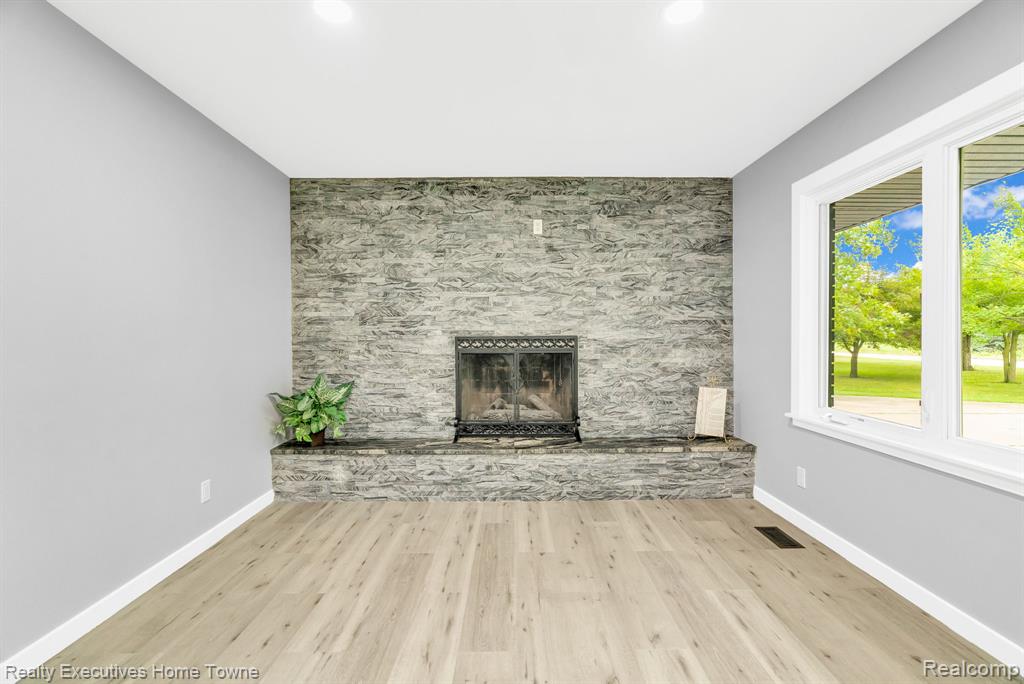 10990 Smiths Creek Road, Memphis, MI — Photo 13