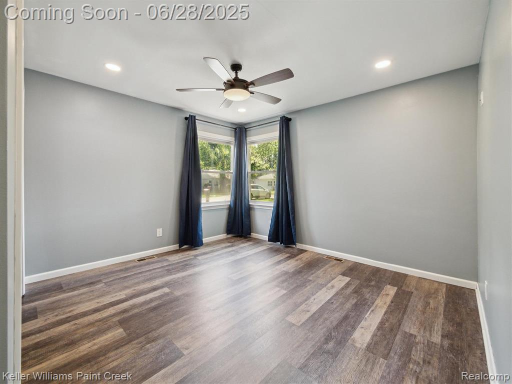 7447 Crissman Street, Utica, MI 48317 — Photo 20