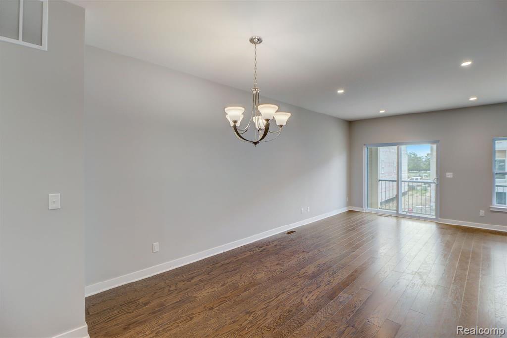 25503 GRANDVIEW Lane, 26, Novi, MI — Photo 20