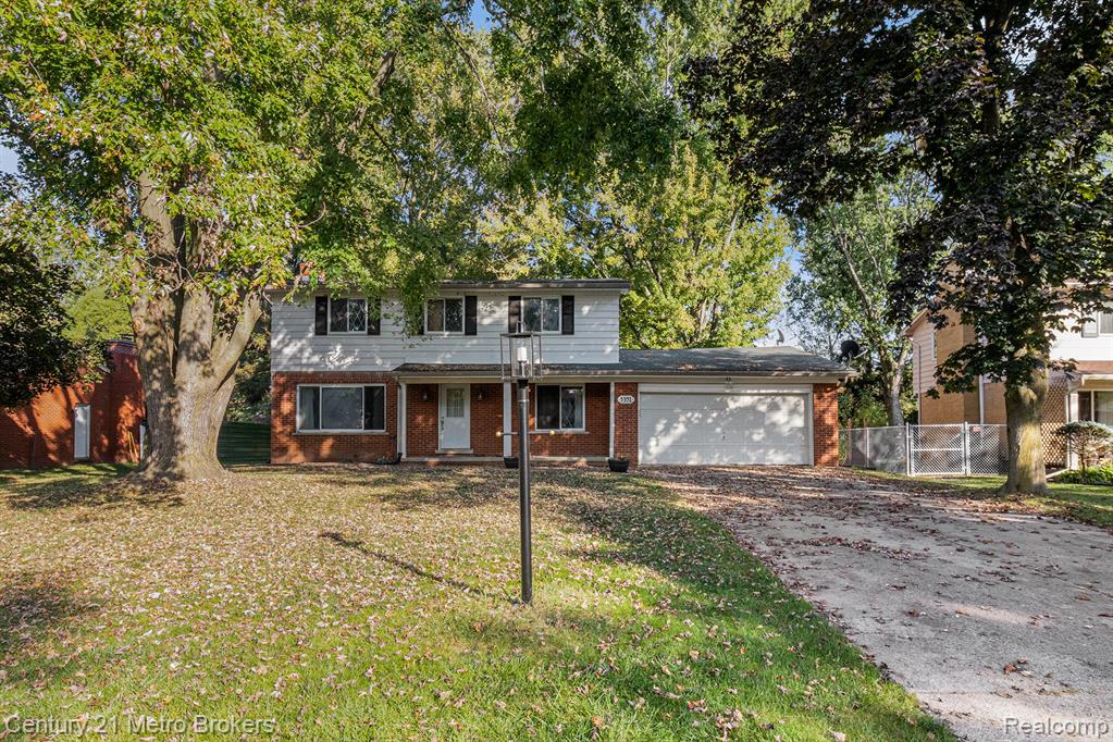5391 Antoinette Drive, Grand Blanc, MI 48439 — front exterior