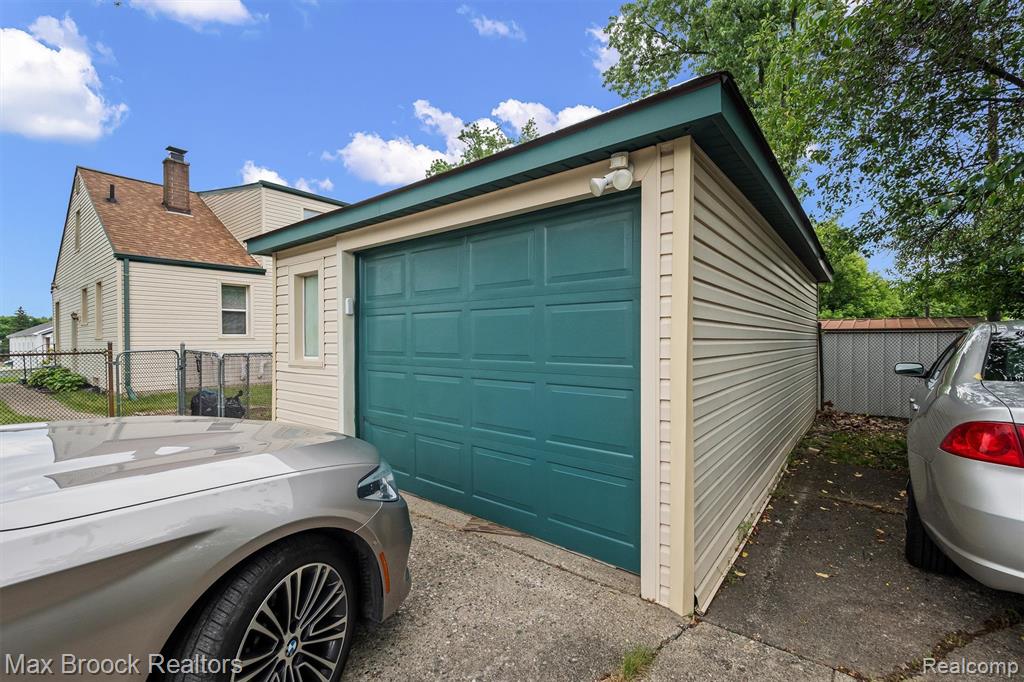 67 W Columbia Avenue, Pontiac, MI 48340 — Photo 29