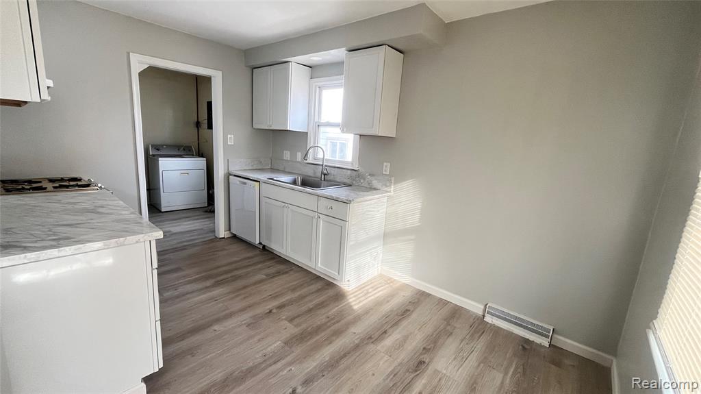 4251 Dolores Avenue, Warren, MI 48091 — Photo 5
