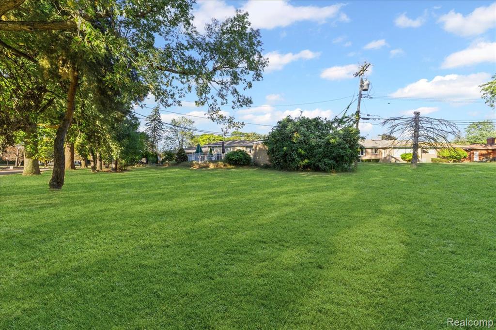 28791 Sunset Boulevard W, Lathrup Village, MI 48076 — Photo 56