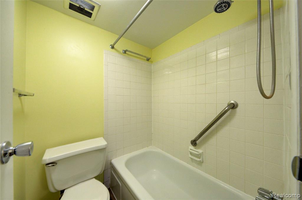 671 Watersedge Drive, Ann Arbor, MI 48105 — Photo 24