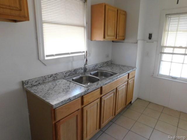 15864 BRINGARD Drive, Detroit, MI 48205 — Photo 4