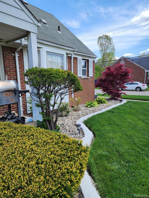 9006 GRANDVILLE Avenue, Detroit, MI 48228 — Photo 2