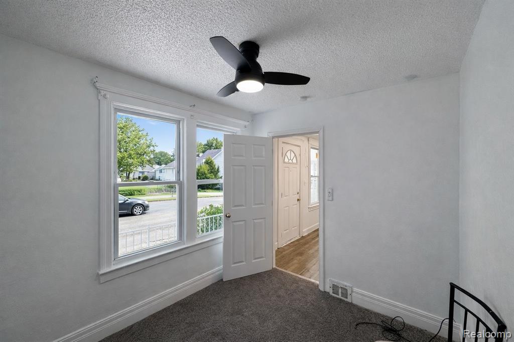 11655 Mitchell Street, Hamtramck, MI 48212 — Photo 7