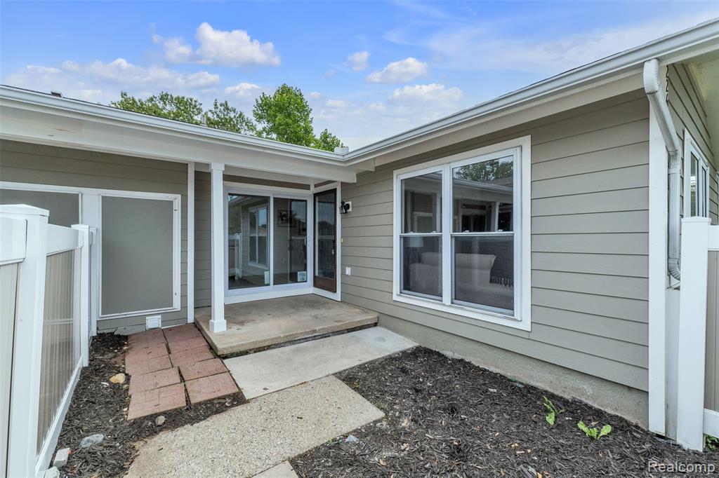 22653 Woolsey, Novi, MI — Photo 4