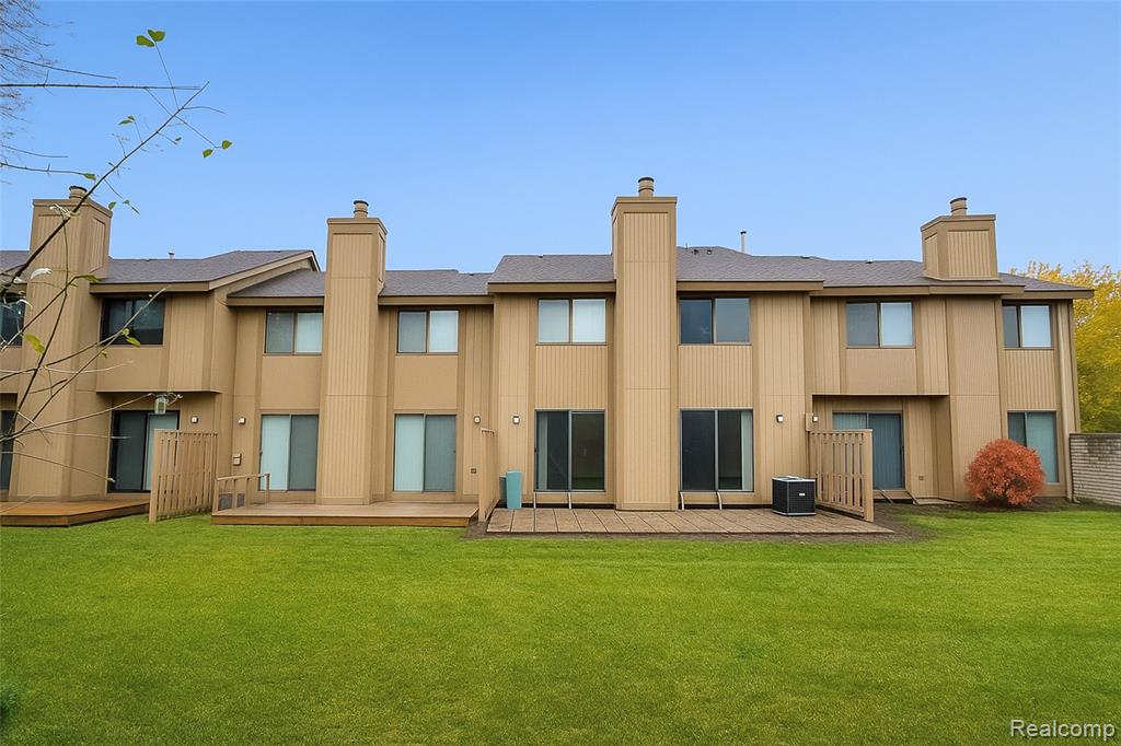 6265 Potomac Circle, West Bloomfield, MI — Photo 4