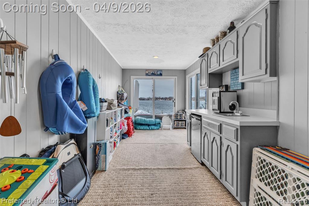 4869 Motorway Drive, Waterford, MI 48328 — Photo 25