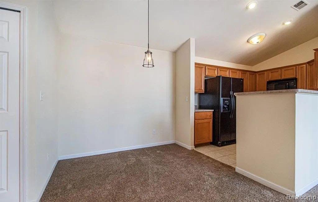 27261 HIDDEN OAKS Drive, Trenton, MI 48183 — Photo 9