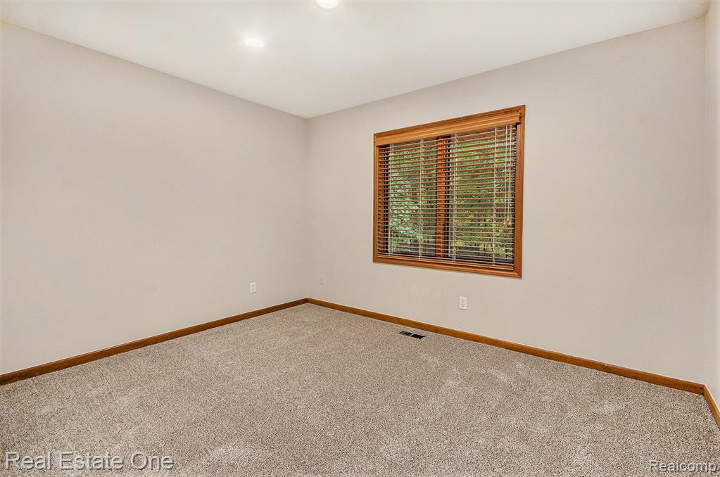 6281 Quaker Hill Drive, West Bloomfield, MI — Photo 19