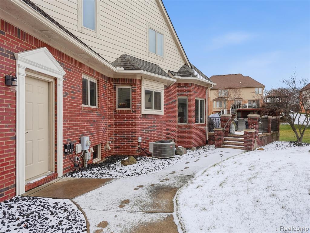 54465 Birchfield Drive E, Shelby Twp, MI 48316 — Photo 64