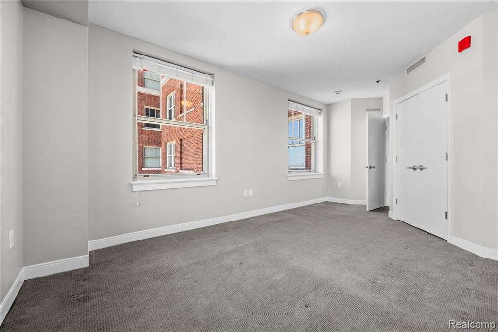 525 W Lafayette Boulevard, 16D, Detroit, MI 48226 — Photo 22