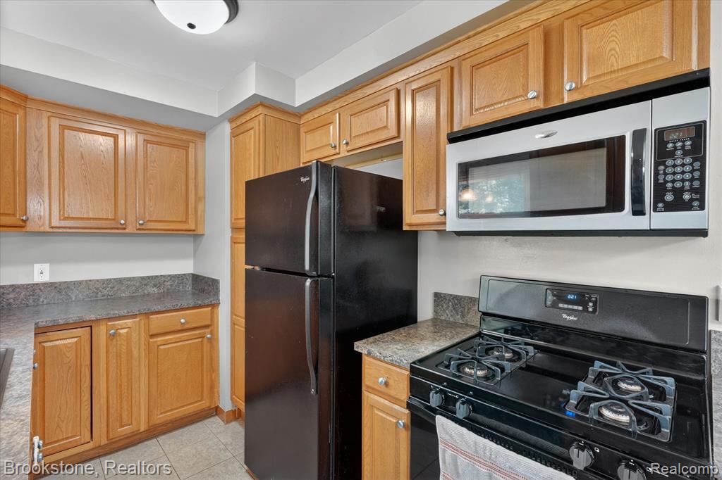 23784 Linne Street, Clinton Twp, MI 48035 — Photo 13