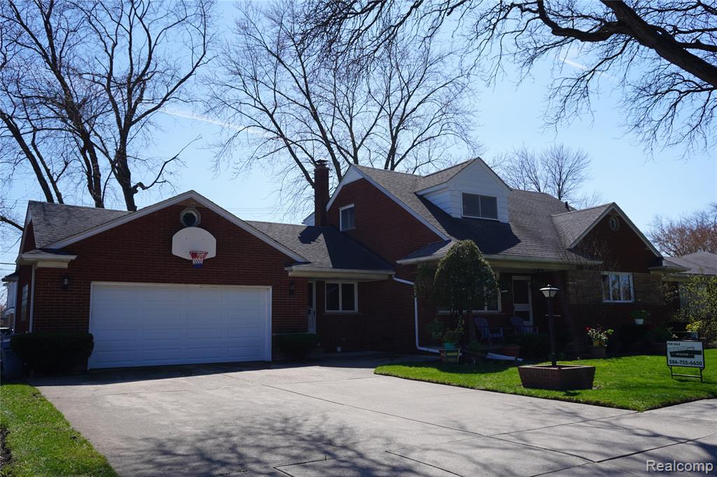 8184 Busch, Center Line, MI 48015 — front exterior