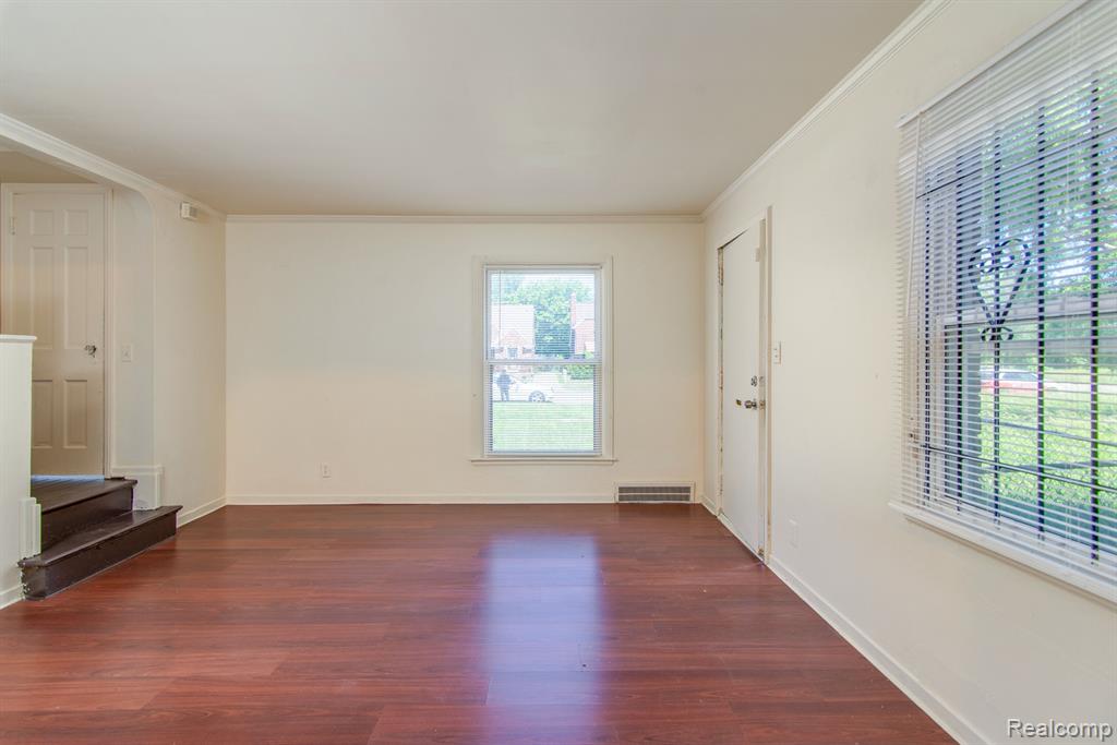 13118 FRANKFORT Street, Detroit, MI 48213 — Photo 4