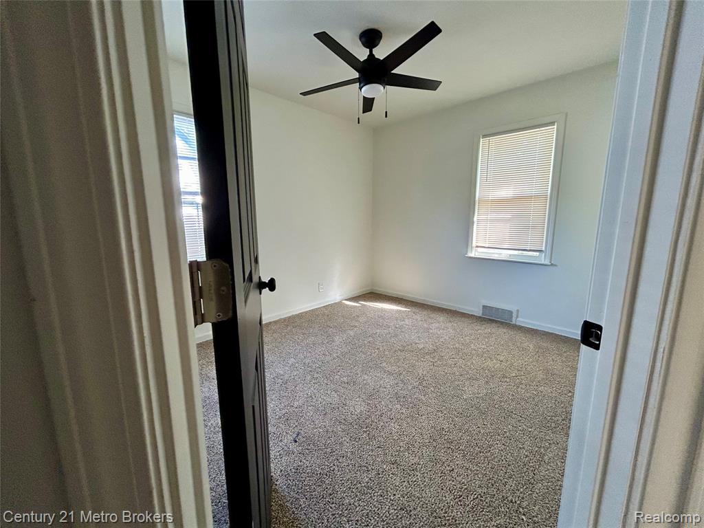 5502 Susan Street, Flint, MI 48505 — Photo 4