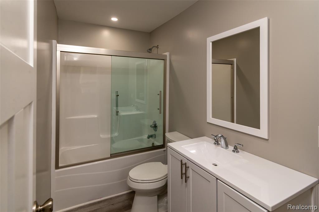 4340 Creedmore Street, Commerce Twp, MI 48382 — Photo 10