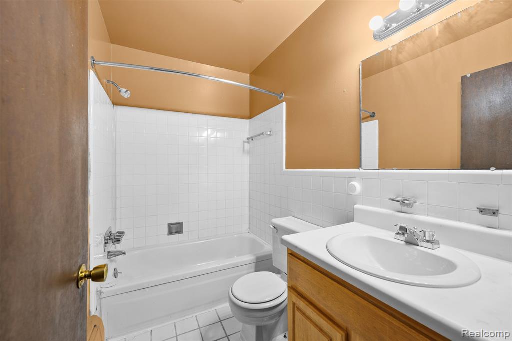 6015 Southfield, Detroit, MI 48228 — Photo 16