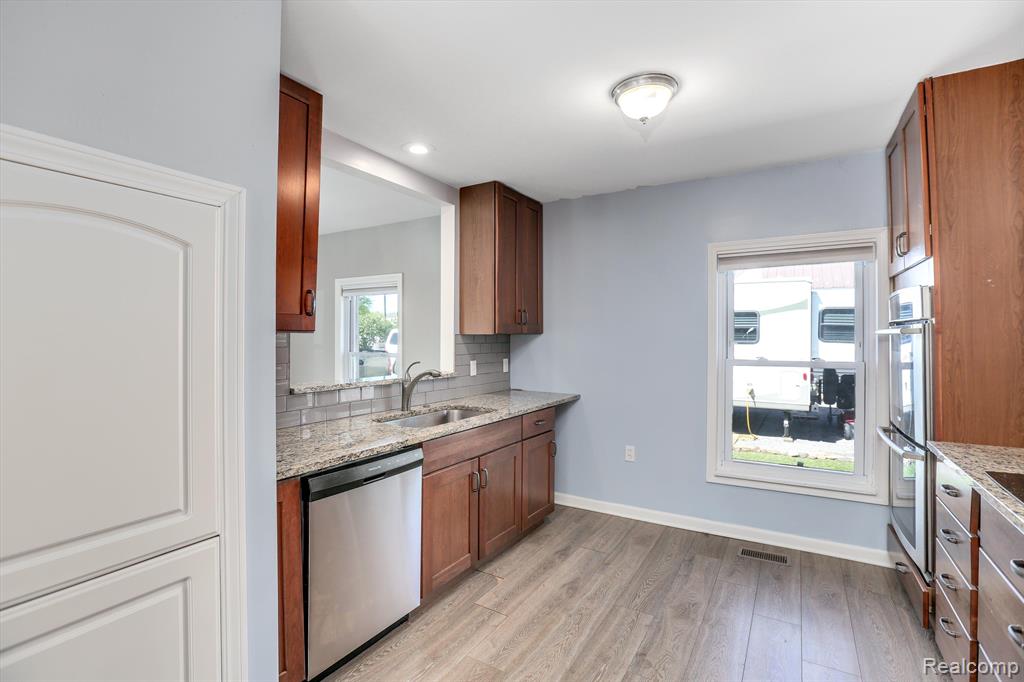 131 BALL Street, Ortonville, MI 48462 — Photo 8