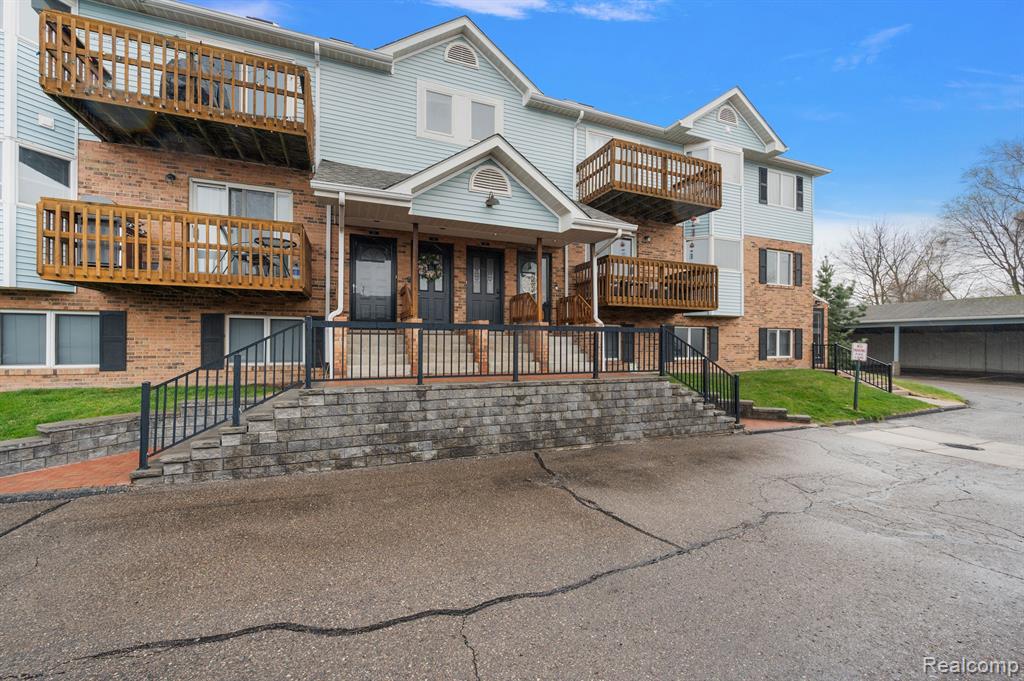 243 Pinewood Circle, Plymouth, MI 48170 — Photo 3