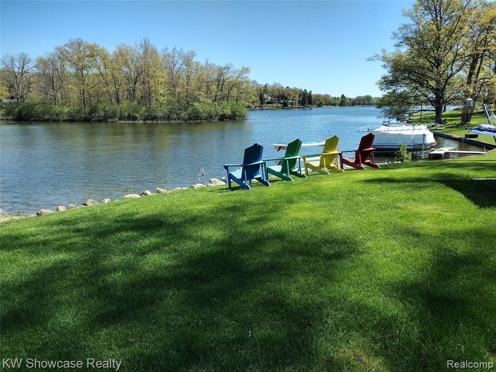6476 Andersonville Road, Waterford, MI 48329 — Photo 3
