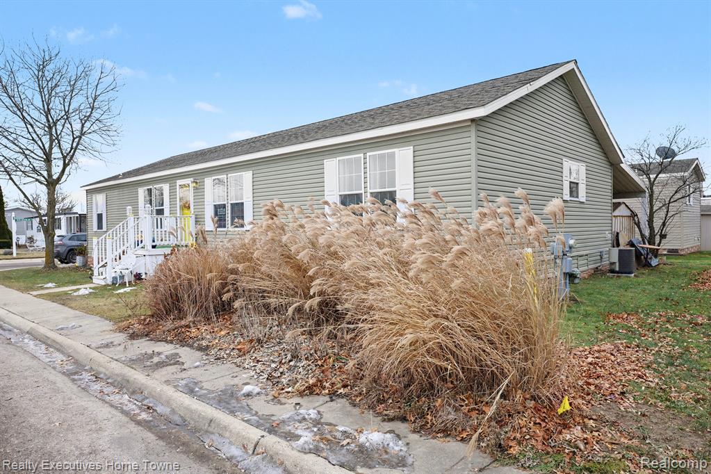 46229 Worlington Dr, Macomb, MI 48044 — Photo 2
