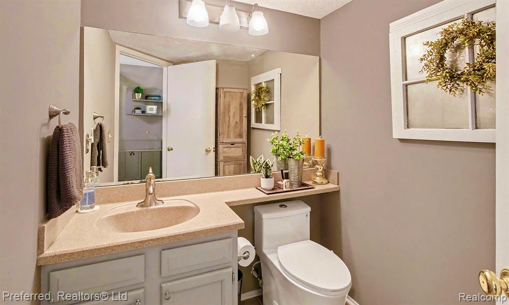 467 Lilly View Court, 54, Howell, MI 48843 — Photo 6