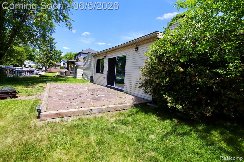 7044 Desmond Road, Waterford, MI 48329 — Photo 49