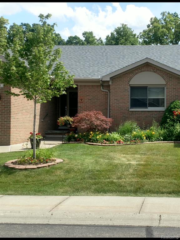 404 WALNUT Drive, 34, South Lyon, MI 48178 — Photo 3