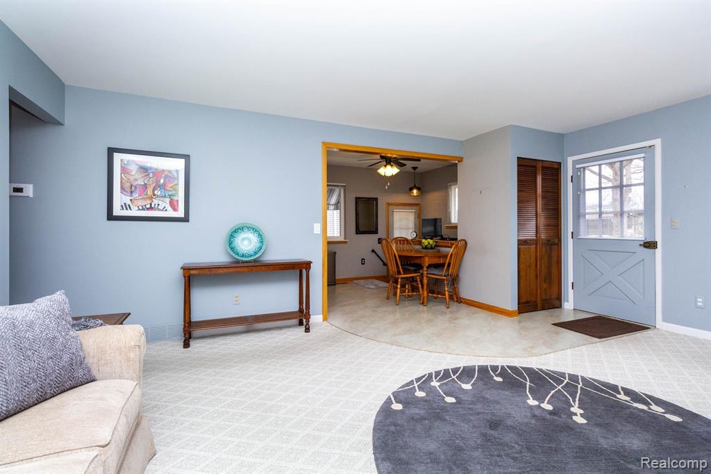 911 MAYFIELD Drive, Royal Oak, MI 48067 — Photo 16