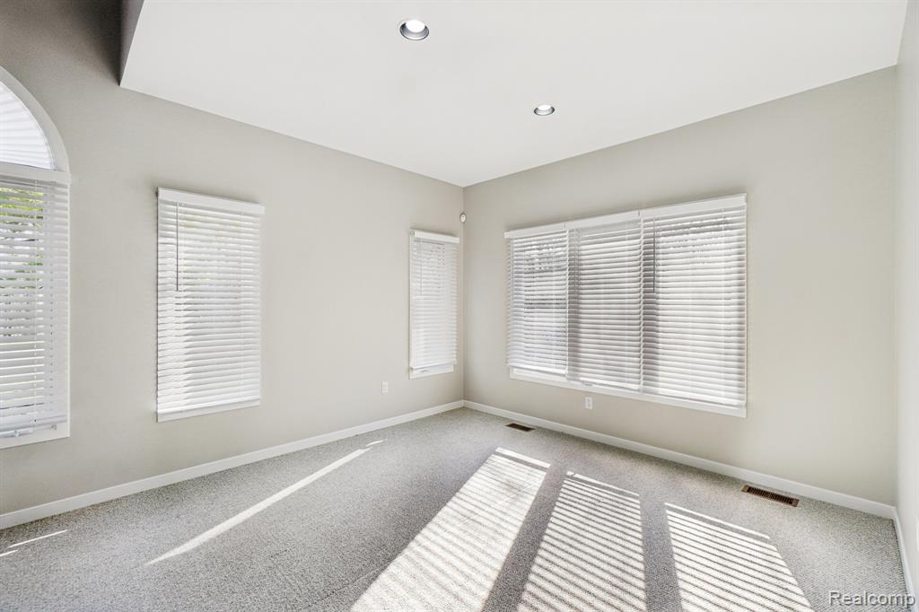 7366 Crackling Creek Circle, 1, West Bloomfield, MI — Photo 18