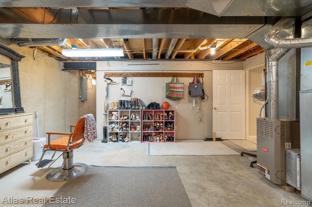 5864 Augusta Lane, Grand Blanc, MI 48439 — Photo 43