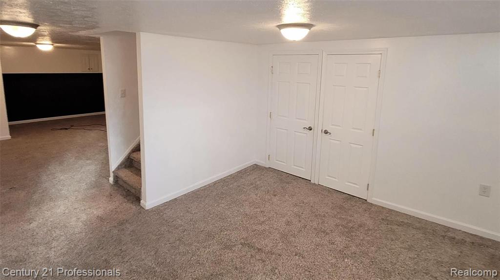 575 Troyvally Street, Troy, MI 48098 — Photo 41
