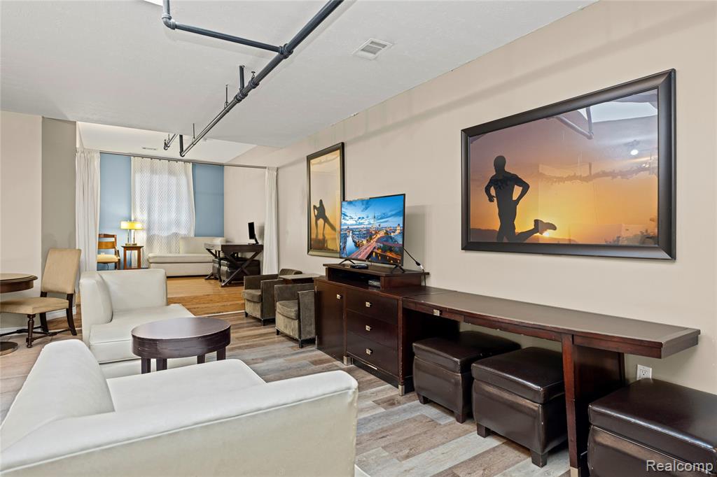 207 N Main Street - Photo 4