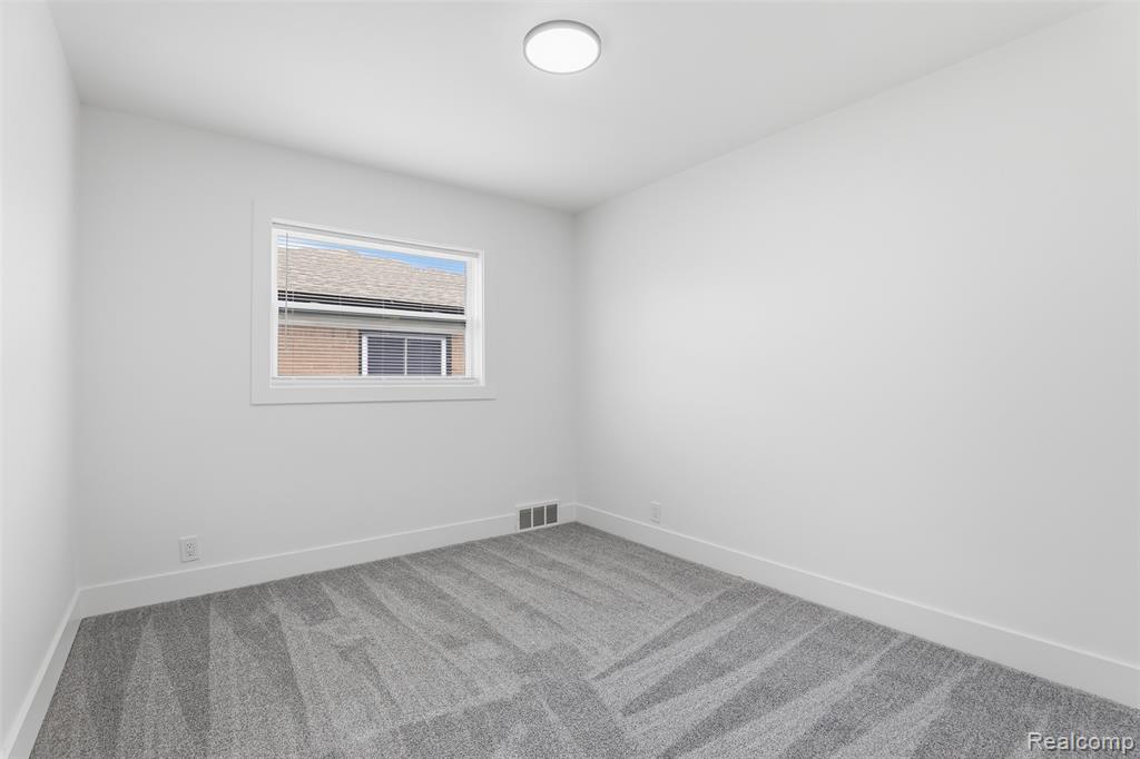 15230 Oakwood Drive, Oak Park, MI 48237 — Photo 26