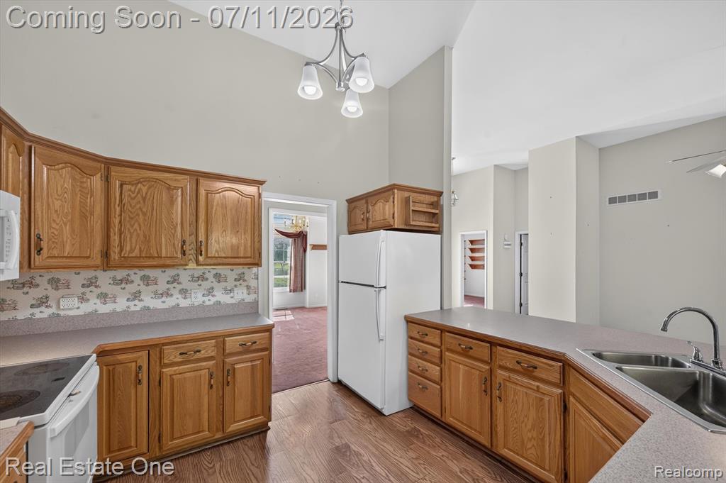 5128 Queensway, Howell, MI 48843 — Photo 13