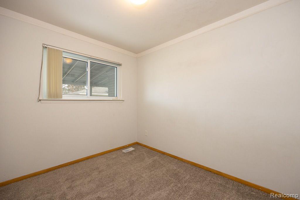 40137 WALTER Drive, Sterling Heights, MI 48310 — Photo 32