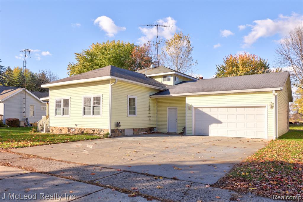 4618 Main Street, Millington, MI 48746 — front exterior