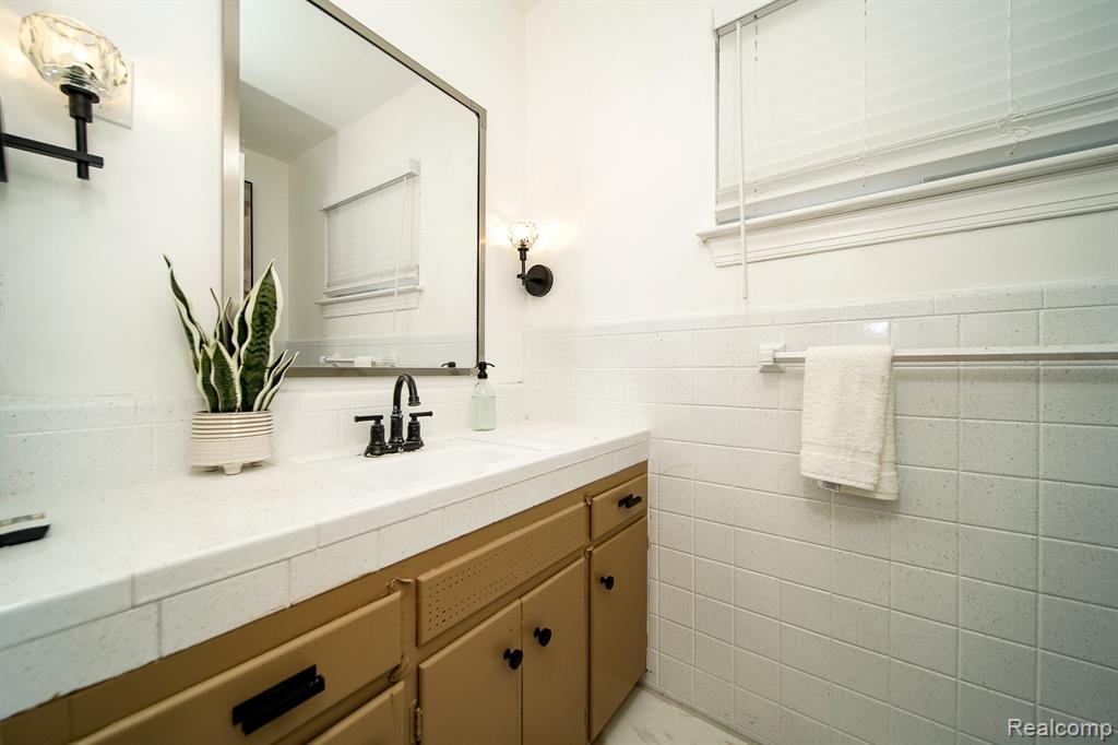17116 Wildemere Street, Detroit, MI 48221 — Photo 45