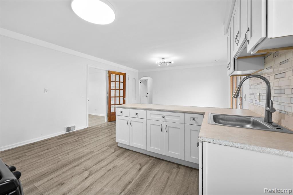 839 E HAYES Avenue, Hazel Park, MI 48030 — Photo 10