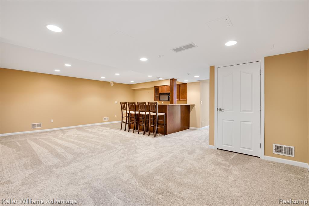 39438 VILLAGE RUN Drive, Northville, MI 48168 — Photo 31
